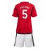 Manchester United Harry Maguire #5 Replika Babykläder Hemma matchkläder barn 2023-24 Korta ärmar (+ Korta byxor)